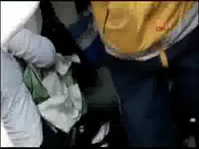 Yeni doğmuş bebek havalandırma boşluğuna atıldı