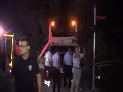 Mersin'de yolcu otobüsü kamyonla çarpıştı: 1 ölü, 20 yaralı