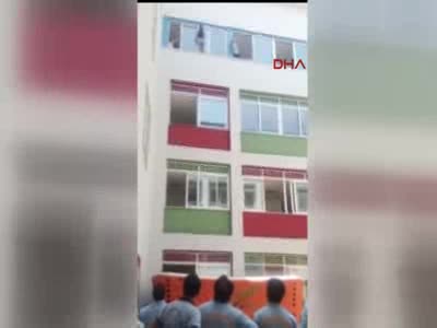 Karnesinde zayıf olan öğrenci intihara kalkıştı