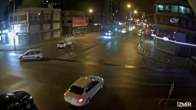 Trafik kazaları MOBESE'ye yansıdı