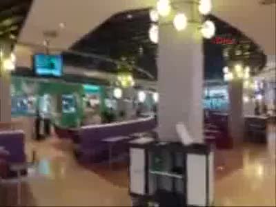 AVM'ye bomba ihbarı! Giriş çıkışlar kapatıldı - 2