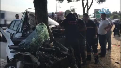 İzmir'de feci kaza! Araçta sıkışarak can verdi