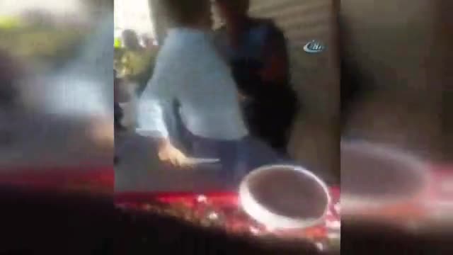 Seyyar satıcı zabıtaya bıçak çekti