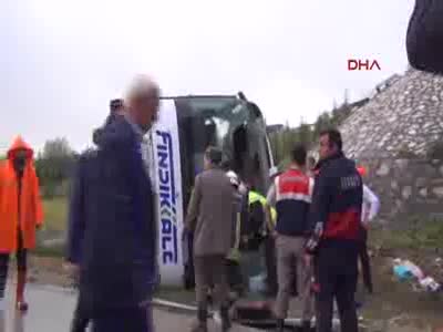 Yolcu otobüsü köprüden alt yola düştü! Yaralılar var