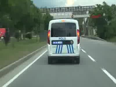 Çocuk sürücü polise kabus yaşattı!