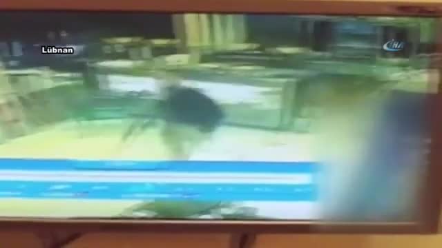 Kalaşnikoflu saldırganın rahatlığı pes dedirtti