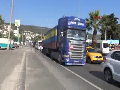 Vatandaşlar tatilde Bodrum'a akın ediyor