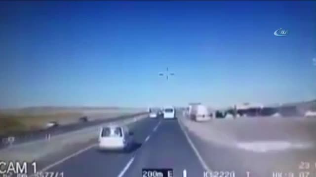 Kaza anı zırhlı araç kamerasına yansıdı