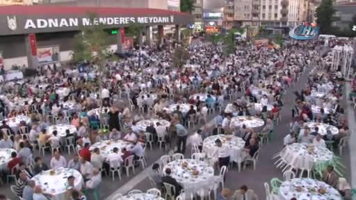 Altepe, Bursa Mustafakemalpaşa'da orucunu vatandaşlarla açtı