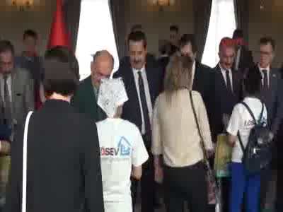 Bursa'da Bakan Müezzinoğlu ve Çelik'ten bayramda birlik mesajı