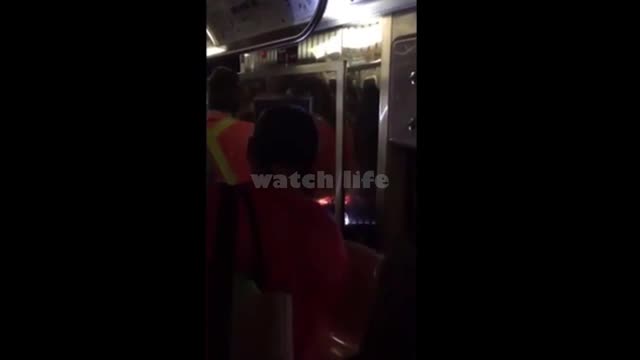 New York'ta metro raydan çıktı: 3 yaralı!