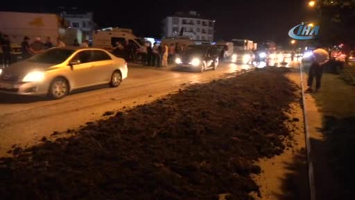 CHP'nin kampına tezek döken sürücü yakalandı