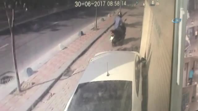 Kadının fendi kapkaççıyı yendi