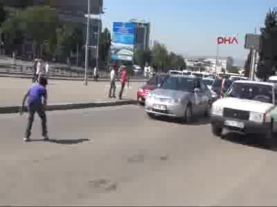 Bursa'da bahşiş almak için canlarını hiçe sayıyorlar