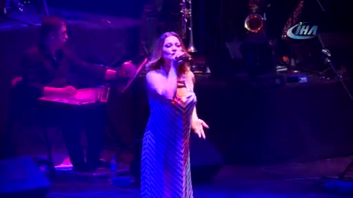 Bursa'da muhteşem konserle 90'lara yolculuk