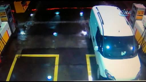 Bursa'da çaldığı araç yolda kalınca iple çekti