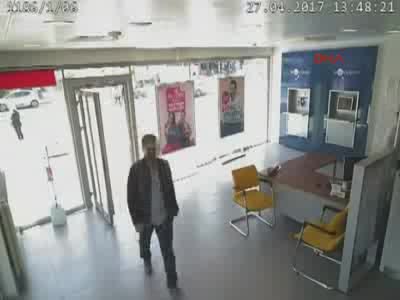 Silah zoruyla hesabına 3 milyon havaleye istenen ceza belli oldu!