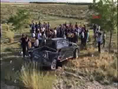 Tarım işçilerini taşıyan kamyonet takla attı: 2 ölü, 7 yaralı
