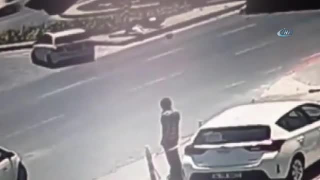 İstanbul'da feci motosiklet kazası kamerada