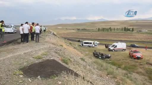Düğün yolunda feci kaza: 1 ölü, 10 yaralı