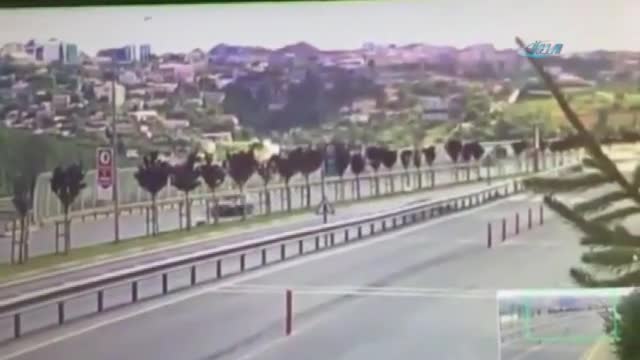 Film sahnesi gibi kaza kamerada