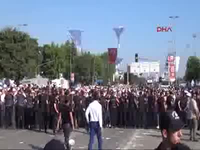 CHP lideri Kılıçdaroğlu'na etten duvar