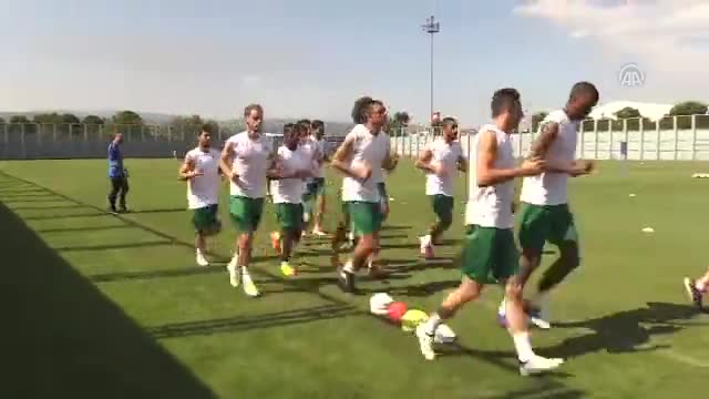 Bursaspor Teknik Direktörü Le Guen: "Ofansif ve istekli bir Bursaspor olacak"
