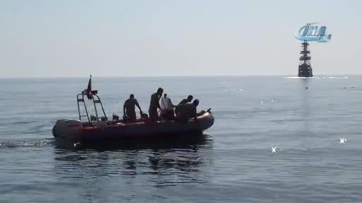 Plajdaki vatandaşların oyun oynuyor zannettiği genç boğuldu