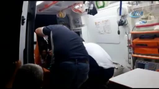 Yolcu minibüsü uçuruma yuvarlandı: 3 ölü, 10 yaralı