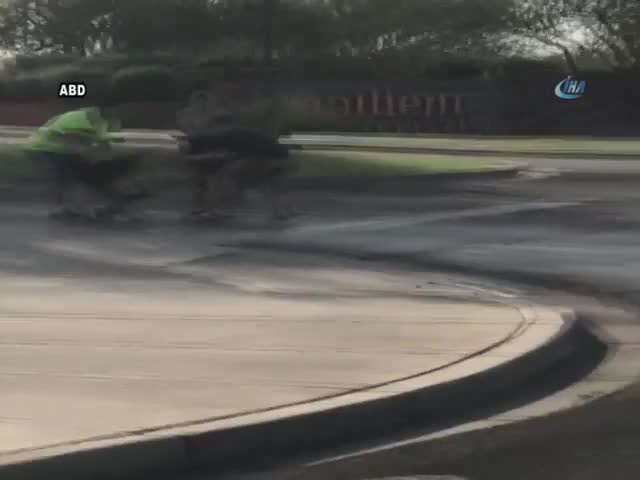 Köpeği kurtardı, kolunu kaptırdı