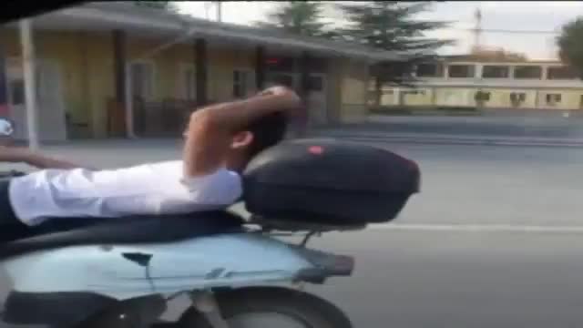 Motosikleti böyle kullandı