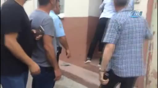 Bursa'da 3 kişiyi yaralayan şahsın evinde yangın çıktı!