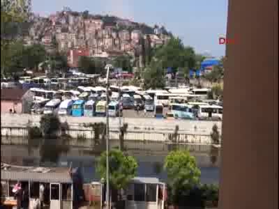 Dolmuş durağında silahlı kavga!