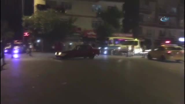 Yolu kapatıp gelin arabasıyla drift yaptılar