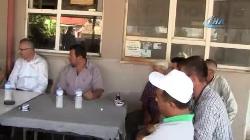 Bursa Karacabey Belediye Başkanı Özkan, dolunun vurduğu ovada inceleme yaptı