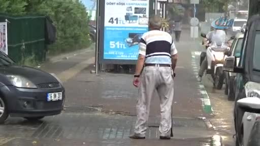 Bursa'da yağmur dolu ile birlikte geldi