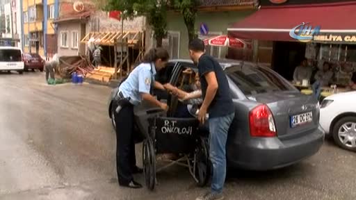 Uyuşturucunun 'ana'sı baston fırlattı