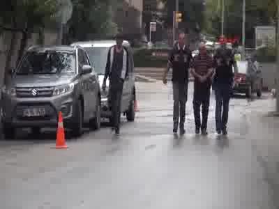 Sokakta idrar yapma kavgasında kan aktı!