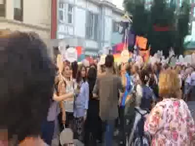 "Kıyafetime karışma" eylemi