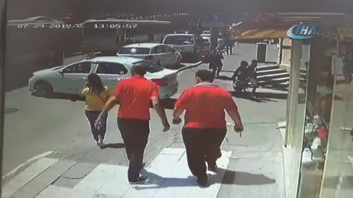 Bursa'da motosikletli çift ölümden döndü!