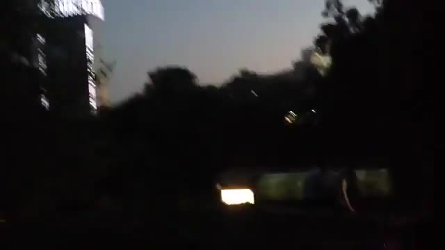 Parkta özel güvenlik şoku! "Bu kıyafetle parkta dolaşmana izin vermiyorum"