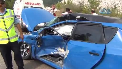 Bursa'da korkunç kaza! Ambulansa araç çarptı: 1 ölü, 8 yaralı
