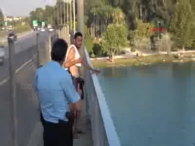 İntihar girişimini çay içerek izlediler
