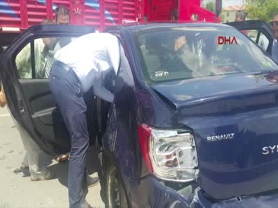 Kaza yapan düğün konvoyuna ilk müdahale CHP'li vekillerden