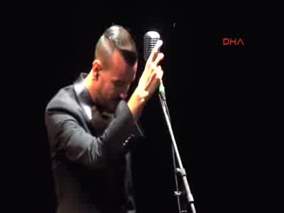 Bursa'da Nilüfer Müzik Festivali'nde Cem Adrian rüzgarı