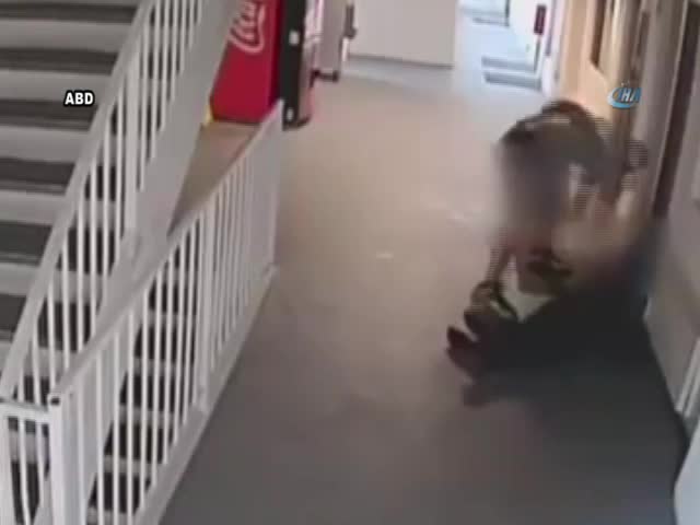 Bayıltana kadar darp etti!
