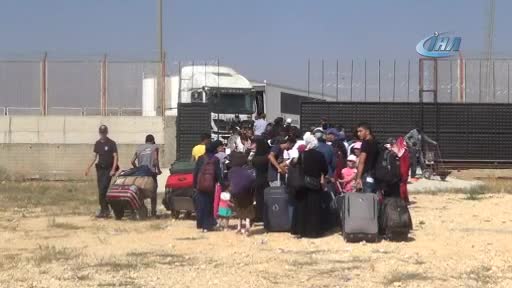 Suriyeliler akın akın ülkelerine gidiyor