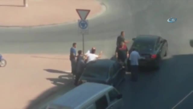 Sürücüyle tartıştı, tüfekle havaya ateş açtı
