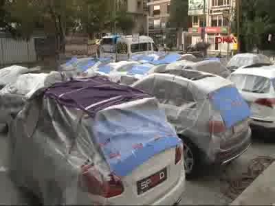 Oto satıcılarından ilginç dolu tedbiri