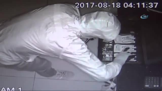 3 günde 10 iş yerini soyan hırsızlar kamerada